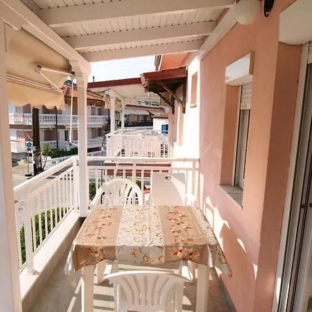 Ξενοδοχείο με διαμερίσματα Center 3*