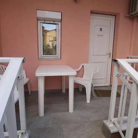 Center Ξενοδοχείο με διαμερίσματα Σάρτη