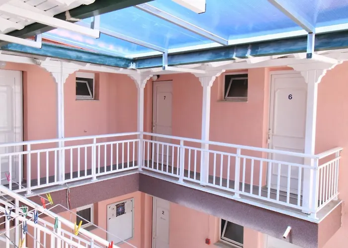 Apartmanhotel Center 3*