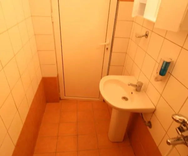 Center 3* Szárti