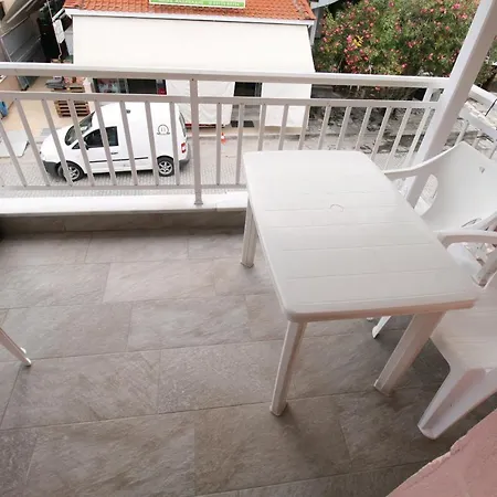 Center Aparthotel 3*