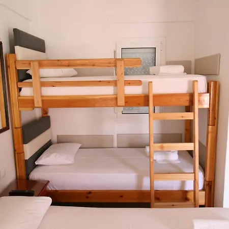 Center Aparthotel 3*