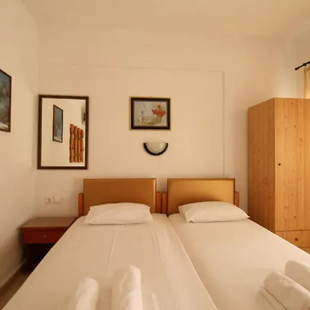 Center Aparthotel Sarti