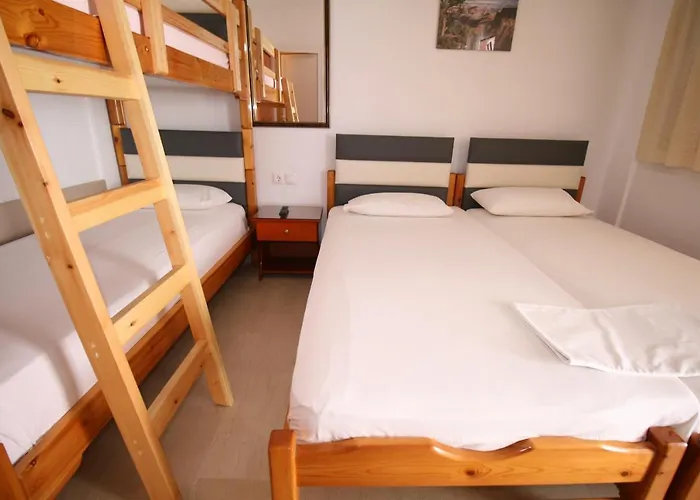 Center Aparthotel 3*