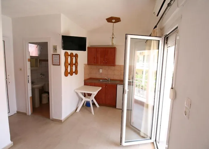 Aparthotel Center 3*