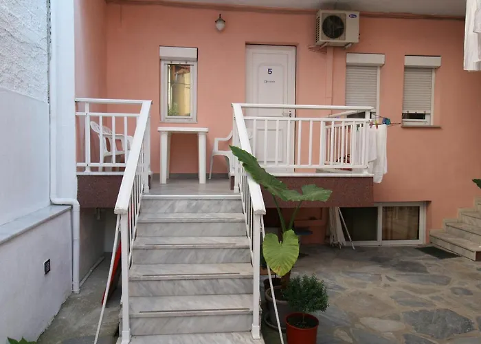 Aparthotel Center 3*